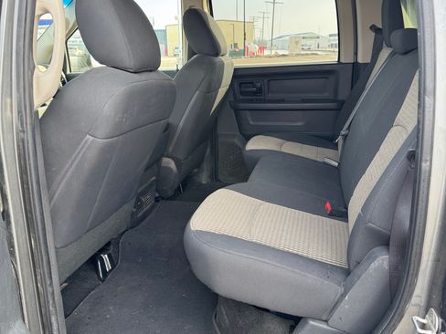 Used 2012 RAM 2500 ST w/ Chrome Appearance Group image 11