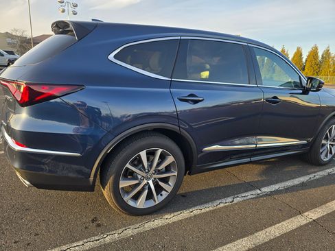 Used 2025 Acura MDX SH-AWD w/ Technology Package image 5