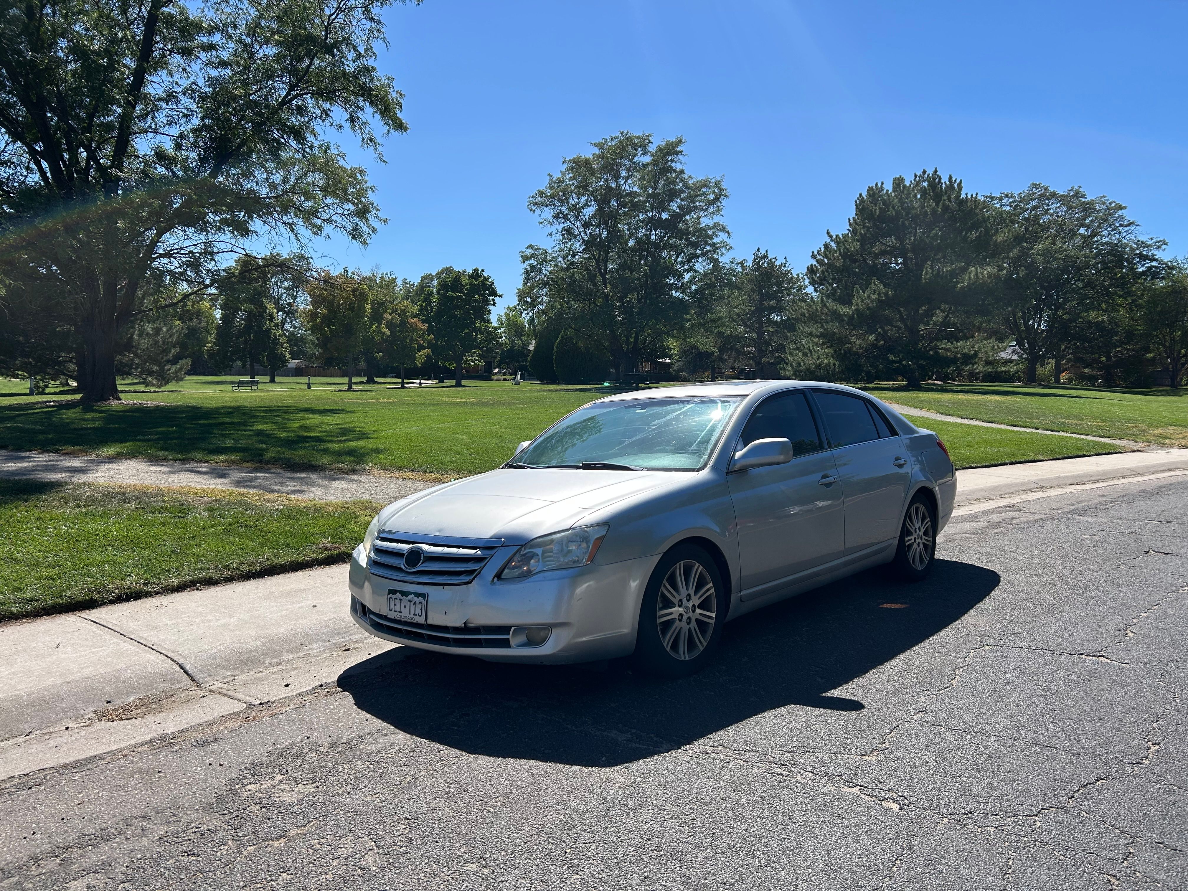 Used 2005 Toyota Avalon Limited FWD image 2