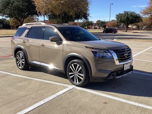 Used 2023 Nissan Pathfinder Platinum w/ Cargo Package image 1