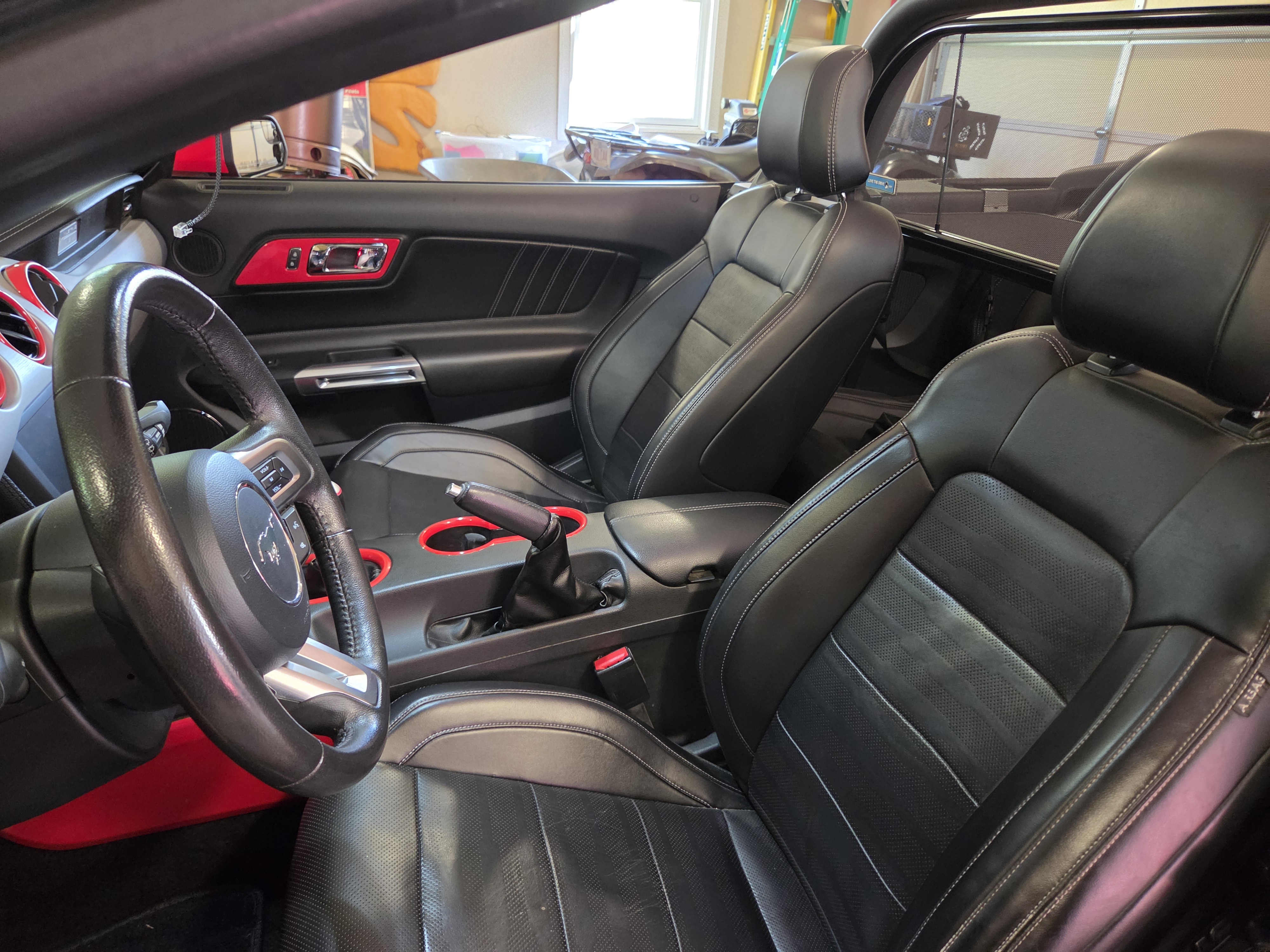 Used 2015 Ford Mustang Premium RWD image 9