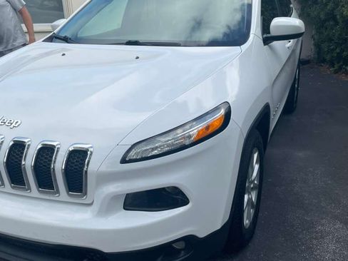 Used 2017 Jeep Cherokee Latitude image 8