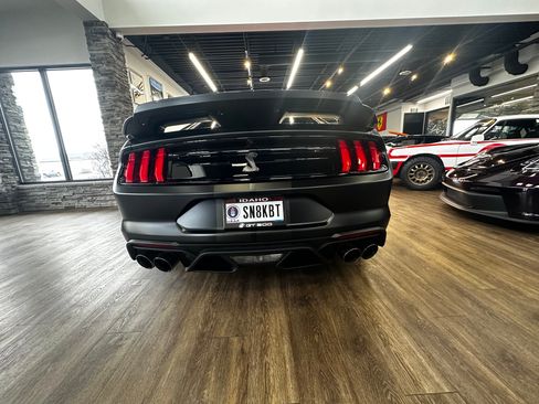 Used 2022 Ford Mustang Shelby GT500 w/ Technology Package RWD image 5