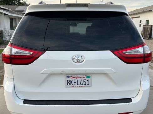 Used 2018 Toyota Sienna LE FWD image 5
