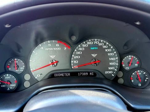 Used 1997 Chevrolet Corvette Coupe w/ Performance Handling Pkg image 19