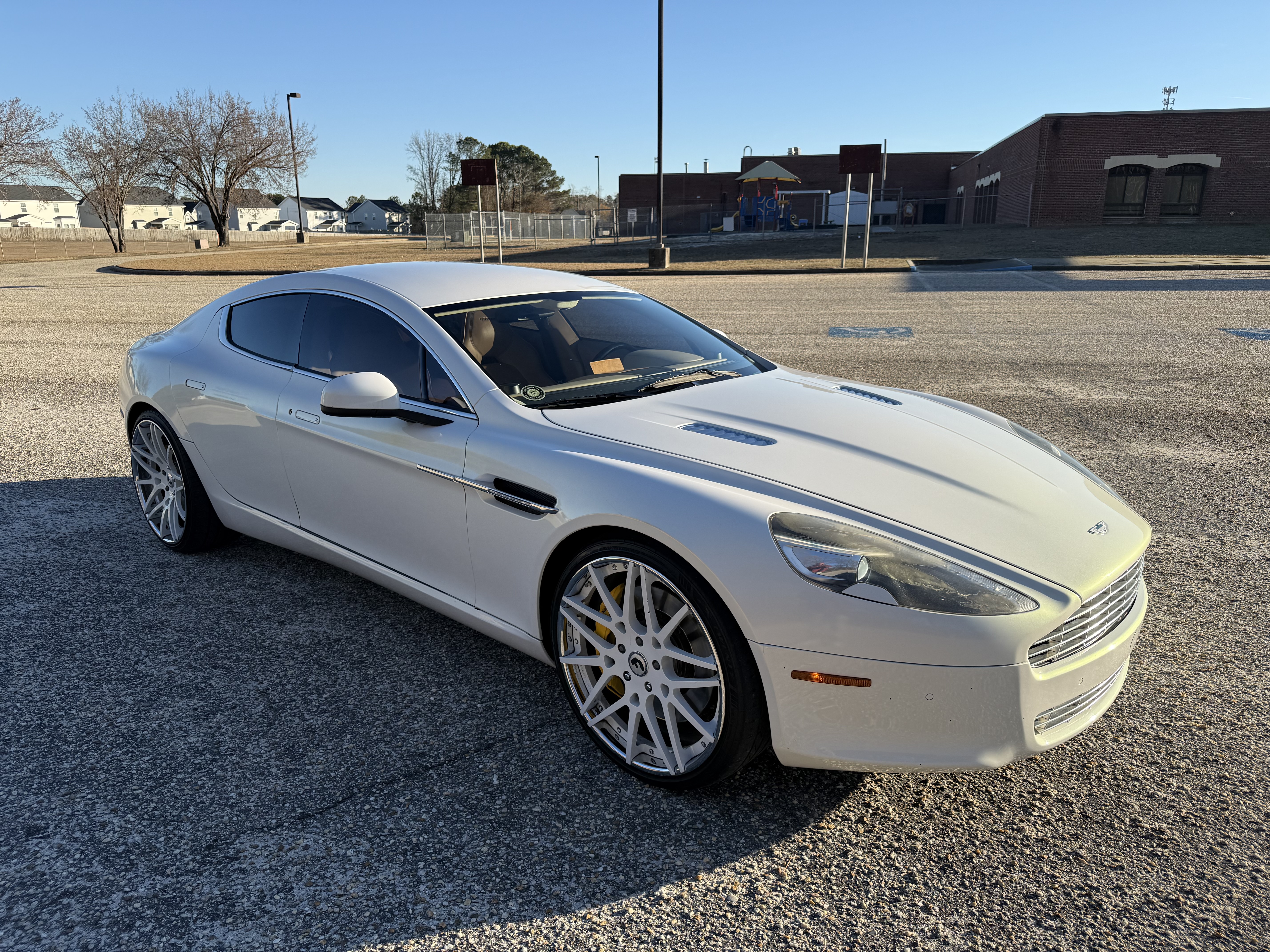 Used 2010 Aston Martin Rapide RWD image 5