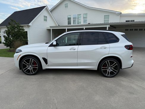 Used 2025 BMW X5 xDrive40i w/ M Sport Package AWD/4WD image 5