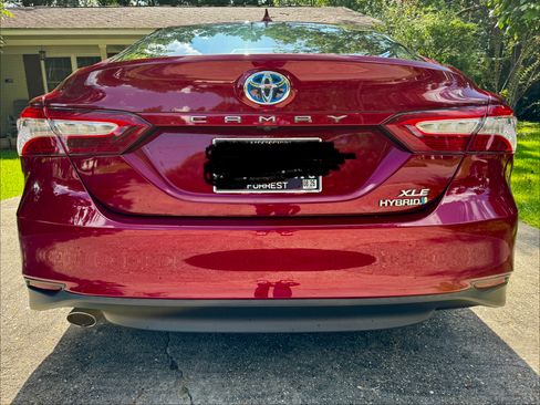 Used 2019 Toyota Camry XLE FWD image 10