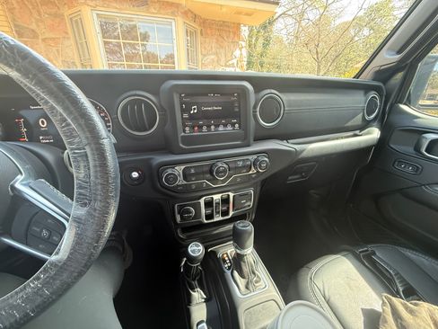 Used 2018 Jeep Wrangler Unlimited Sahara w/ LED Lighting Group image 16