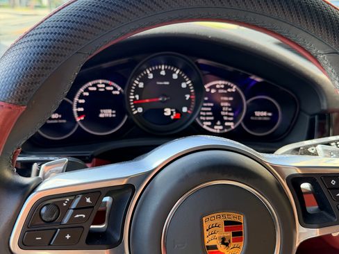 Used 2023 Porsche Cayenne Platinum Edition image 10