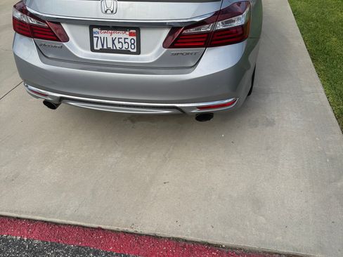 Used 2017 Honda Accord Sport image 5