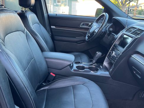 Used 2017 Ford Explorer Limited w/ Equipment Group 301A FWD image 14