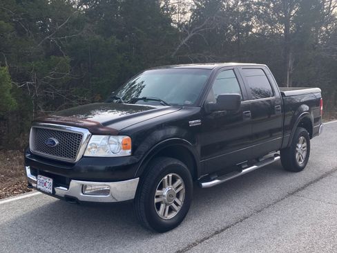Used 2005 Ford F150 Lariat image 1