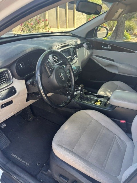 Used 2016 Kia Sorento FWD w/ LX Convenience Package image 6
