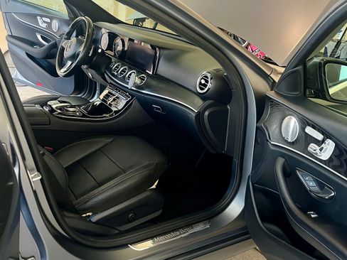 Used 2017 Mercedes-Benz E 300 4MATIC image 6