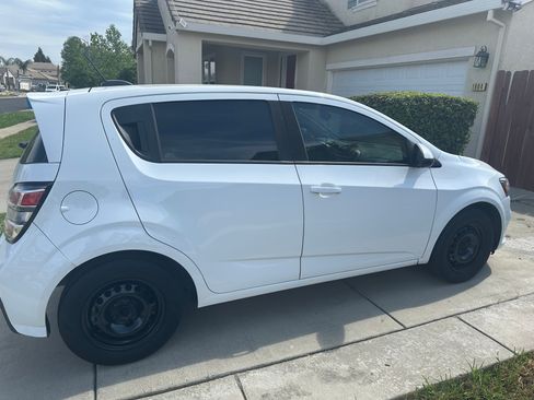 Used 2017 Chevrolet Sonic LT FWD image 1