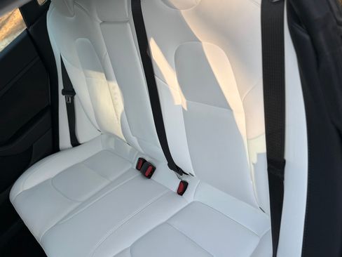 Used 2022 Tesla Model 3 Long Range image 18