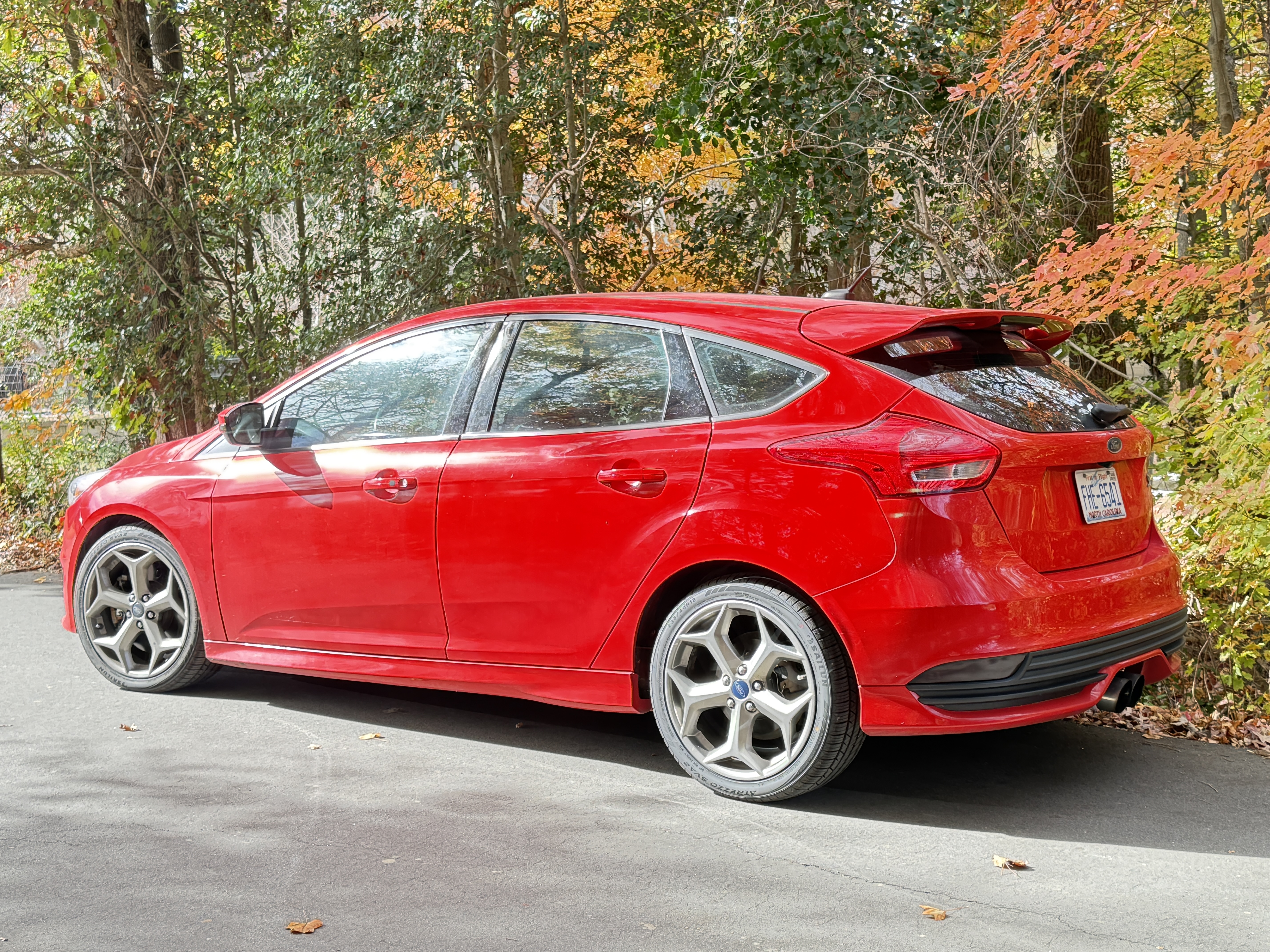 Used 2015 Ford Focus ST w/ Equipment Group 402A FWD image 4