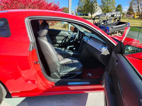 Used 2005 Ford Mustang GT Premium image 14