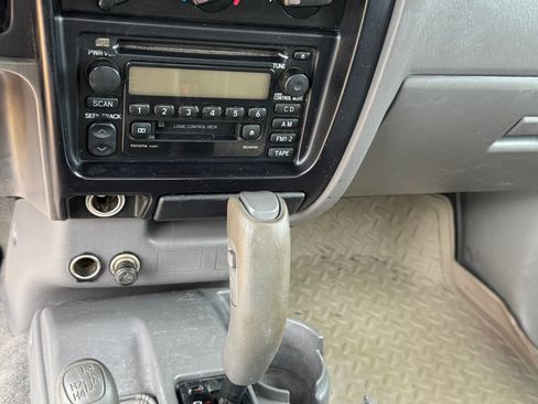 Used 2002 Toyota Tacoma 4x4 Xtracab V6 image 12
