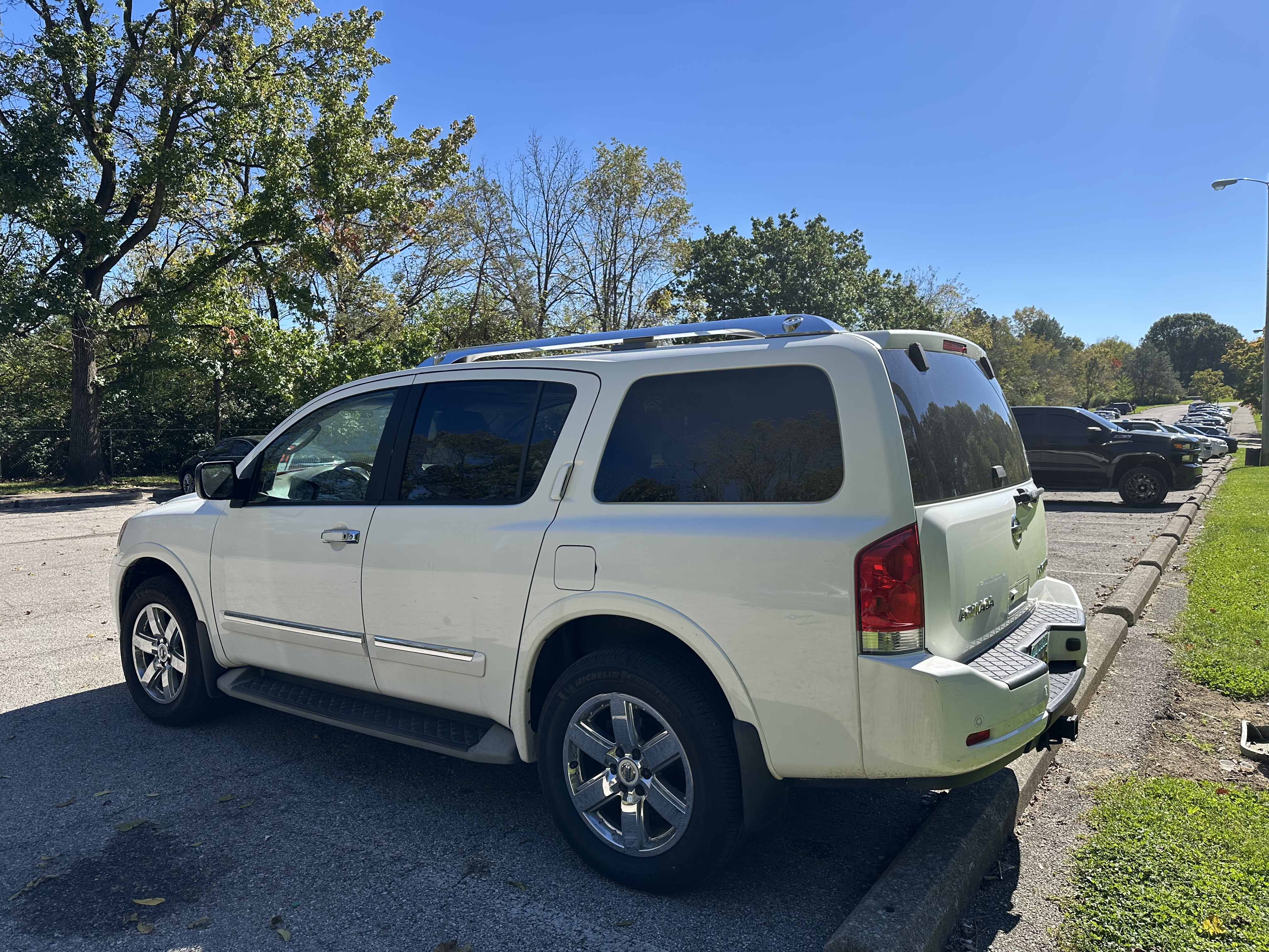 Used 2012 Nissan Armada Platinum AWD/4WD image 4