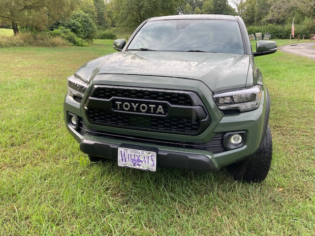 Used 2021 Toyota Tacoma TRD Off-Road w/ TRD Premium Off Road Package AWD/4WD image 2
