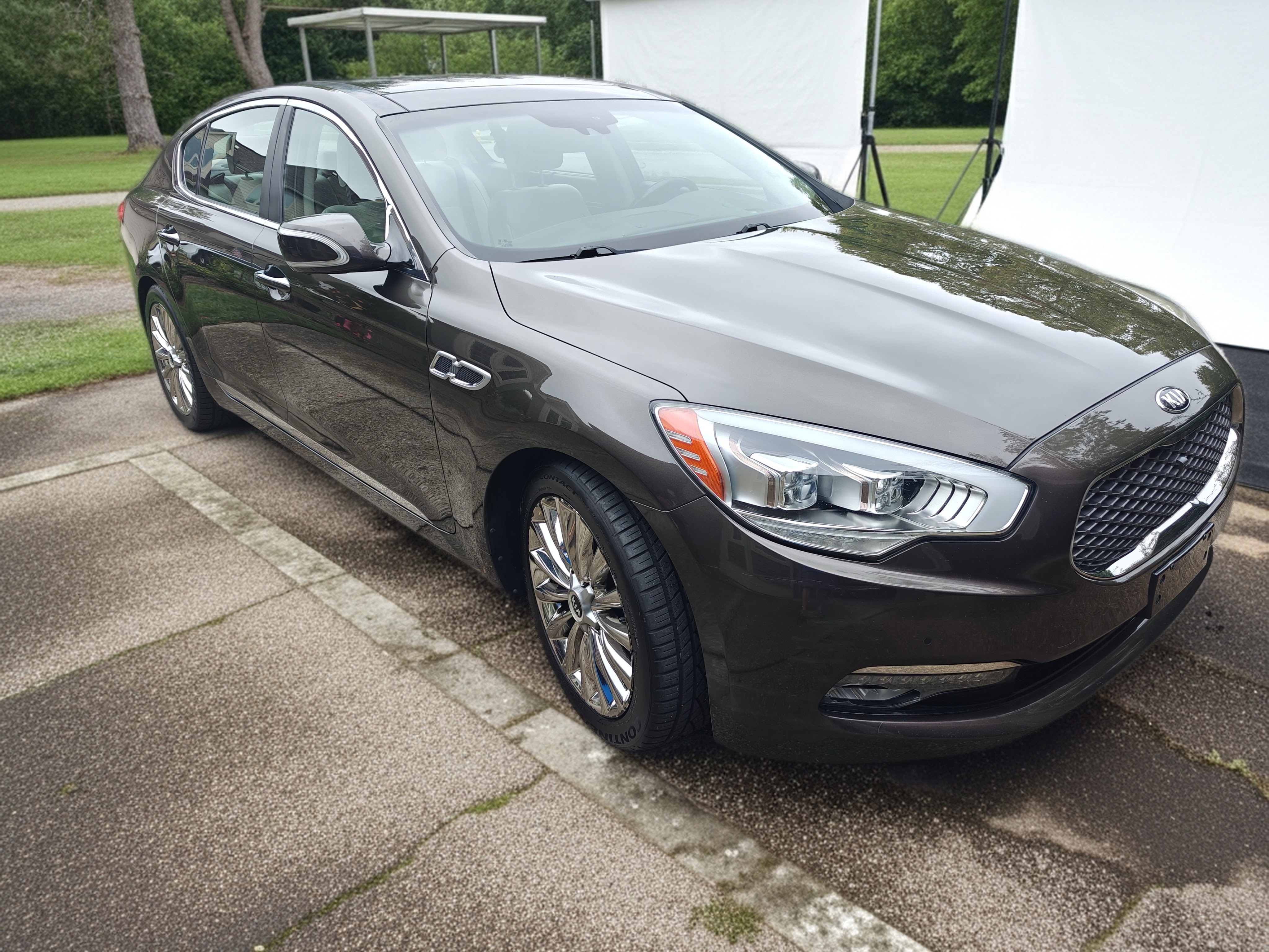 Used 2015 Kia K900 Luxury w/ VIP Package (Discontinued) RWD image 9