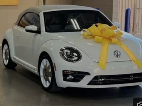 Used 2019 Volkswagen Beetle 2.0T Final Edition SEL FWD image 6
