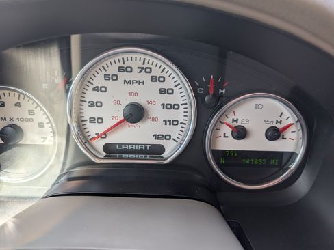 Used 2005 Ford F150 Lariat image 4