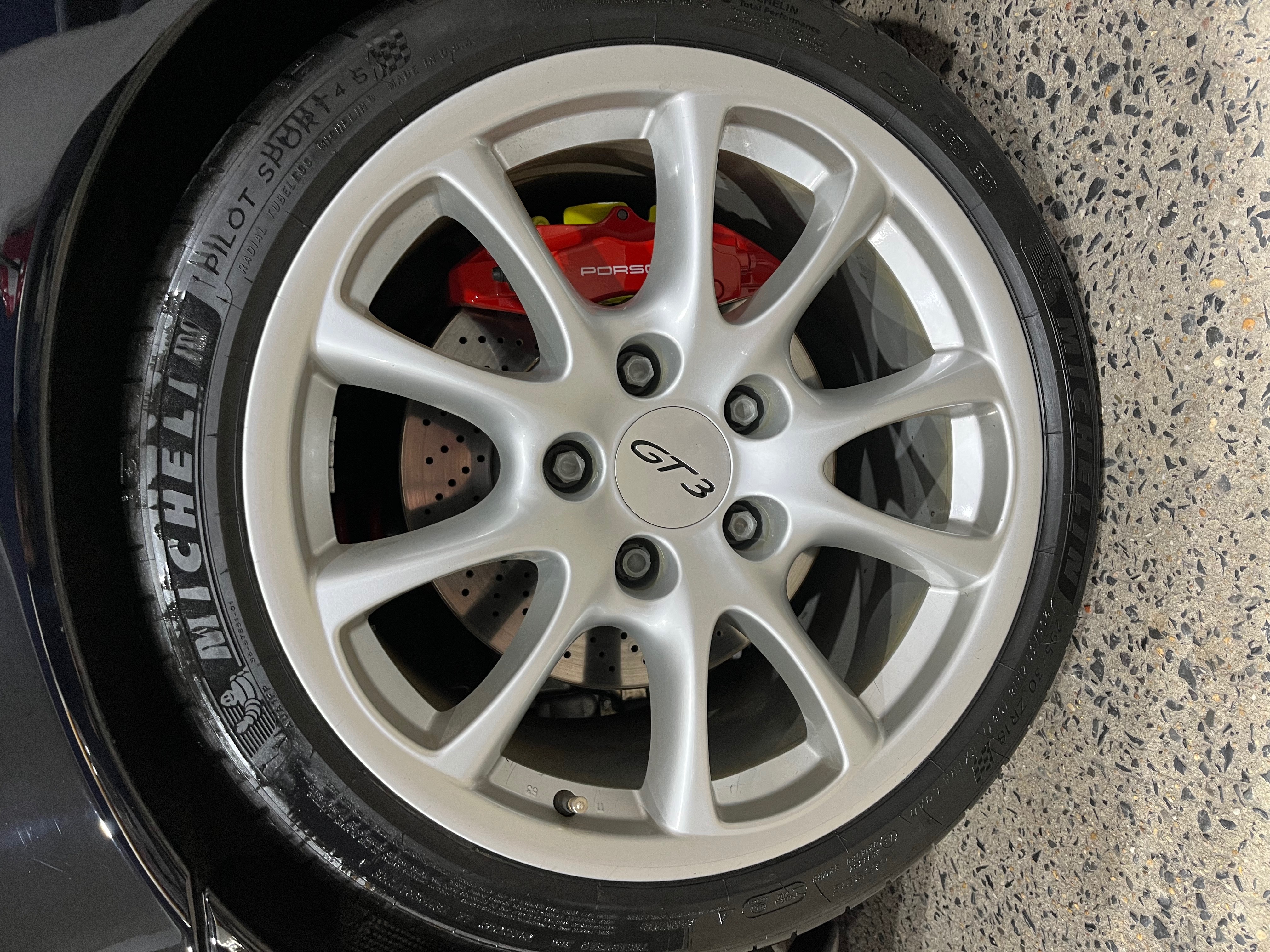 Used 2004 Porsche 911 GT3 RWD image 20