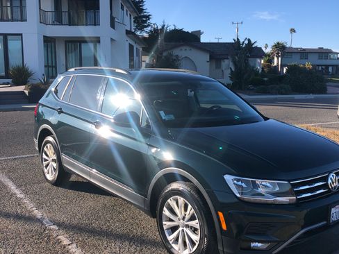 Used 2018 Volkswagen Tiguan SE w/ Panoramic Sunroof Package image 5