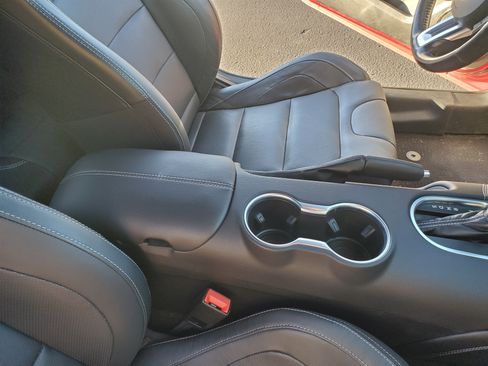 Used 2019 Ford Mustang Premium image 22