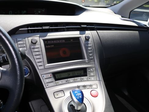 Used 2015 Toyota Prius Four w/ Deluxe Solar Roof Package FWD image 20