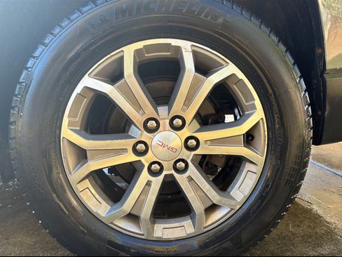 Used 2013 GMC Acadia SLT image 17