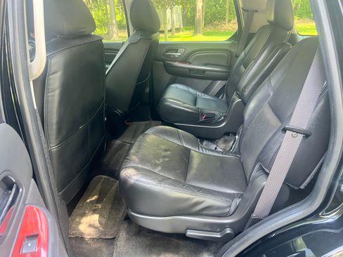 Used 2013 Cadillac Escalade Luxury RWD image 14