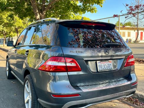 Used 2013 Mercedes-Benz ML 350 ML 350 Sport Utility 4D image 6