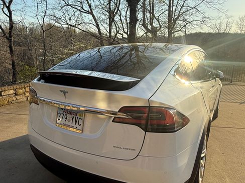 Used 2019 Tesla Model X Long Range image 5