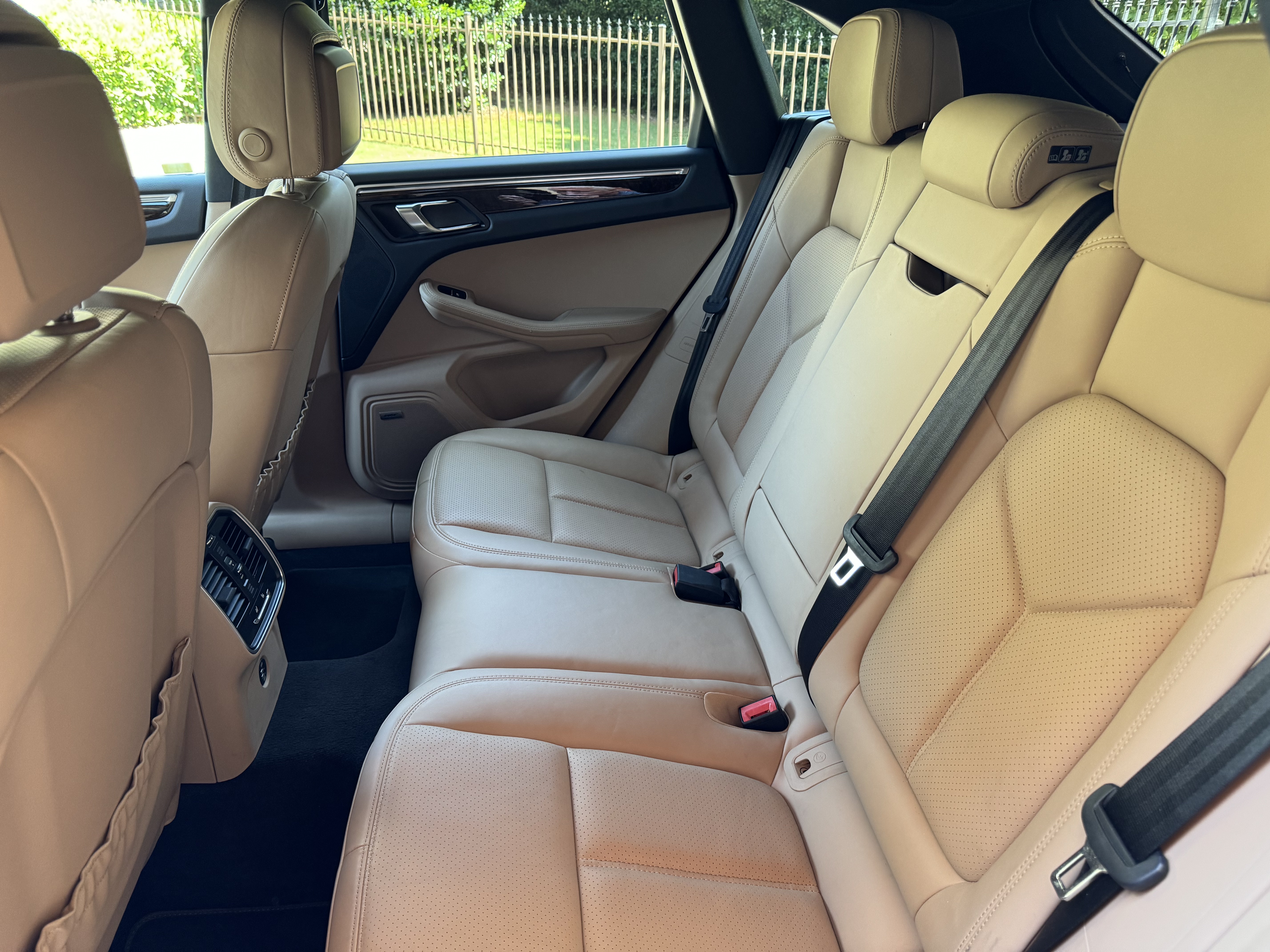 Used 2019 Porsche Macan AWD/4WD image 16