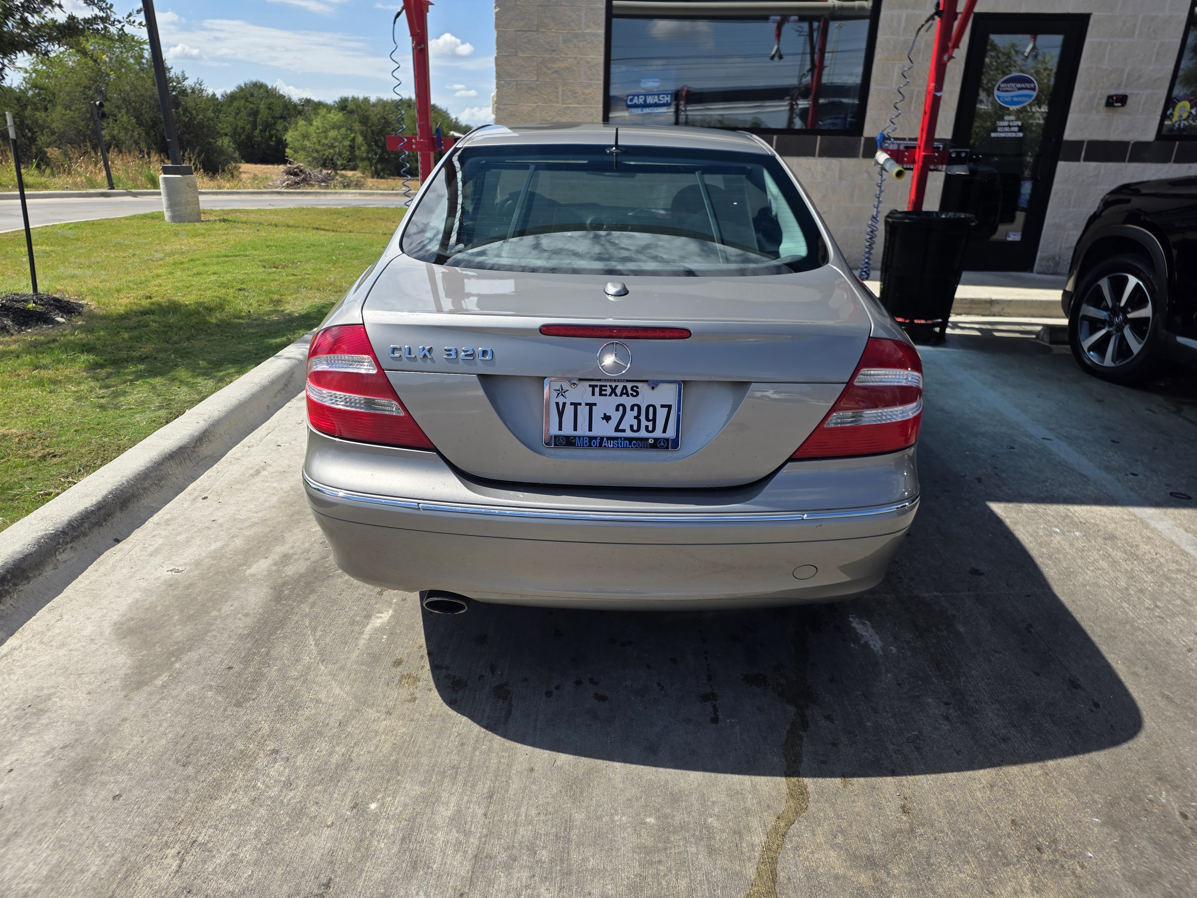 Used 2004 Mercedes-Benz CLK 320 Coupe image 8