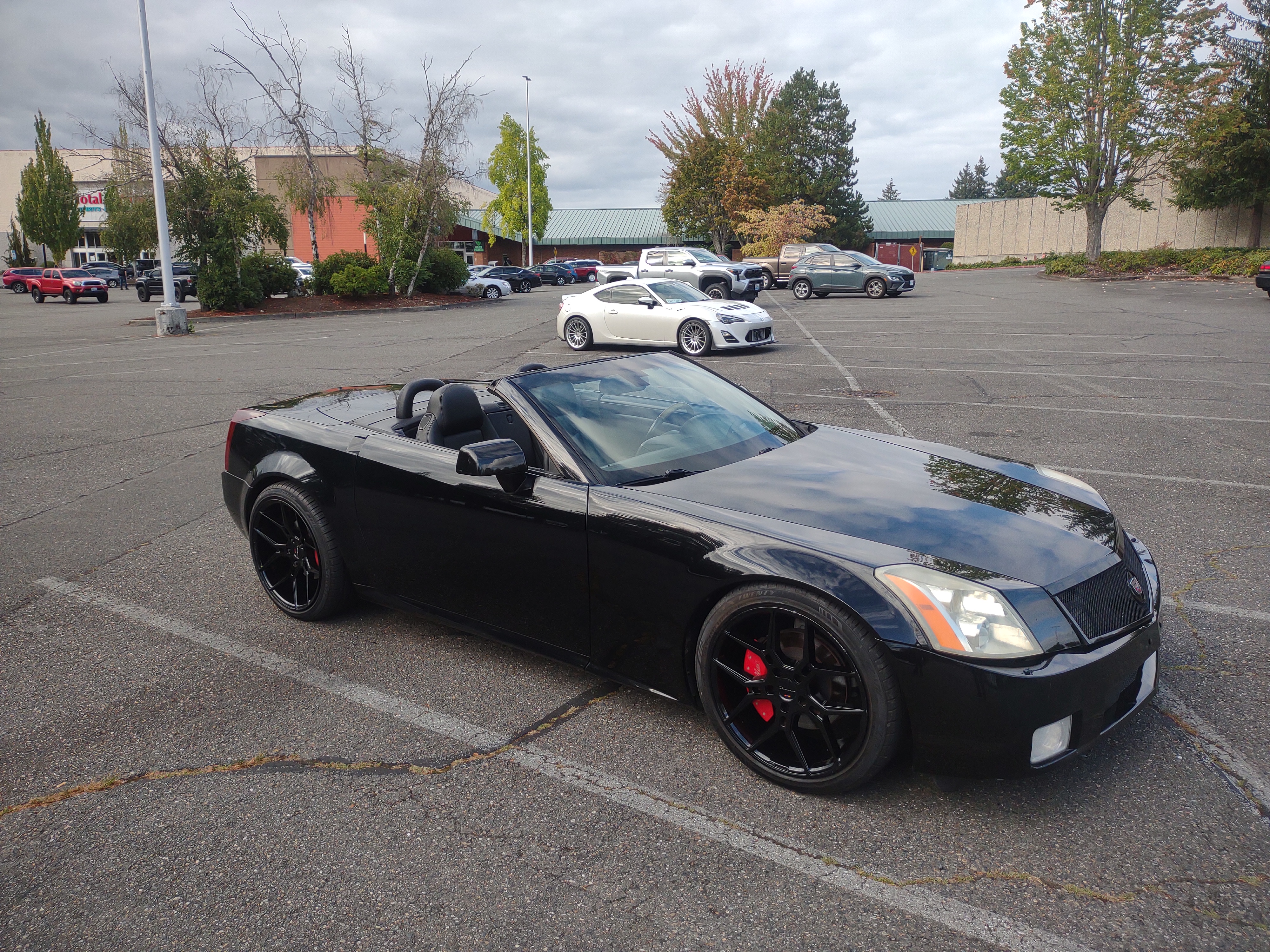 Used 2006 Cadillac XLR RWD image 6