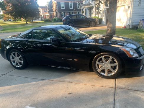 Used 2004 Cadillac XLR RWD image 2