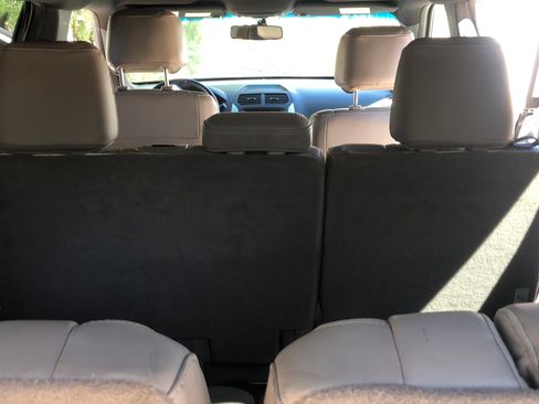 Used 2011 Ford Explorer XLT w/ 202A Rapid Spec Order Code image 8