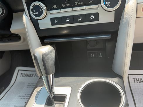 Used 2014 Toyota Camry FWD image 14
