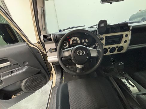 Used 2008 Toyota FJ Cruiser 4WD image 6