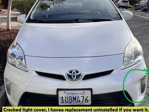 Used 2015 Toyota Prius Two image 2