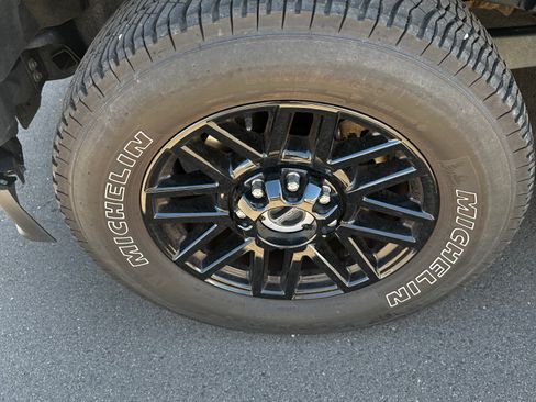 Used 2022 Ford F250 Lariat w/ Black Appearance Package AWD/4WD image 19