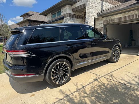 Used 2024 Lincoln Aviator Reserve w/ Equipment Group 201A RWD image 2