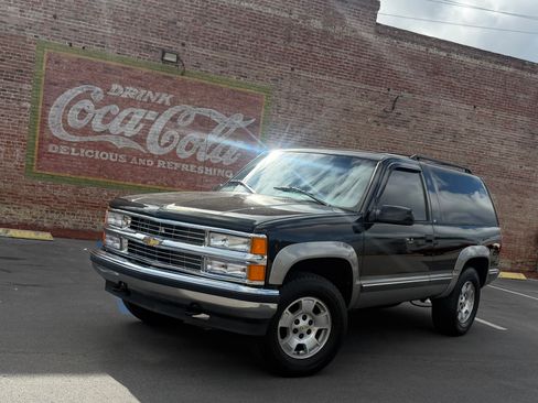 Used 1995 Chevrolet Tahoe 4WD 2-Door image 1