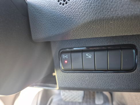 Used 2020 Mercedes-Benz Sprinter 2500 image 13