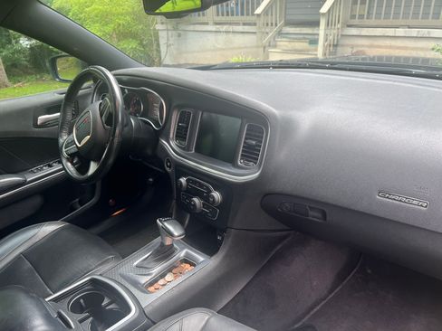 Used 2015 Dodge Charger R/T w/ Plus Group RWD image 9